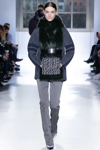 Look 3